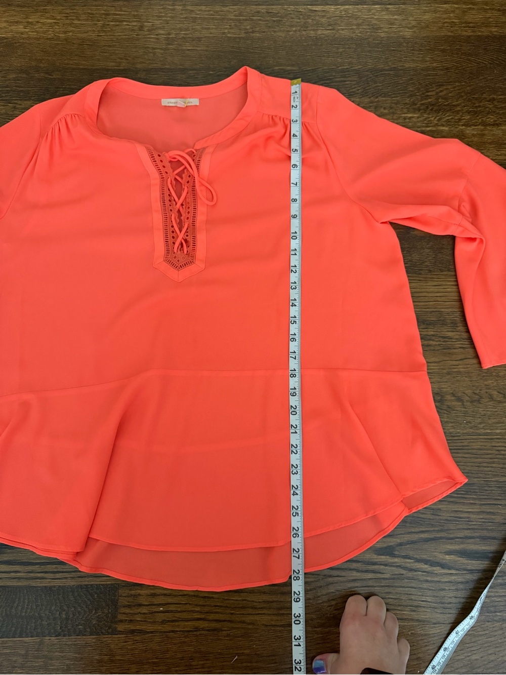 Gibson Latimer Coral Lace-Up Peplum Tunic - Picture 5 of 5